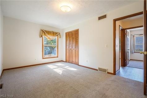 1301 Greenridge Drive NE Massillon OH 44646