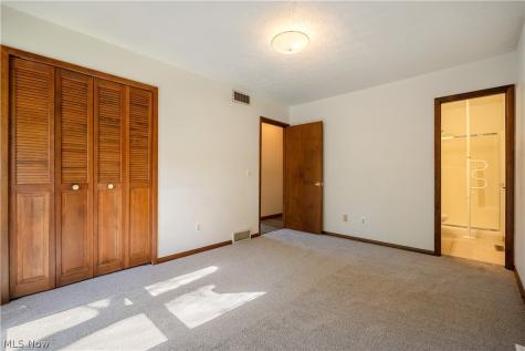 1301 Greenridge Drive NE Massillon OH 44646