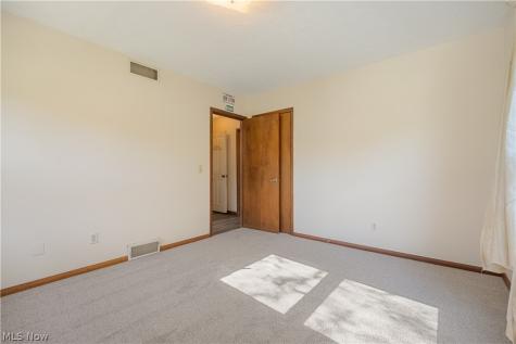1301 Greenridge Drive NE Massillon OH 44646