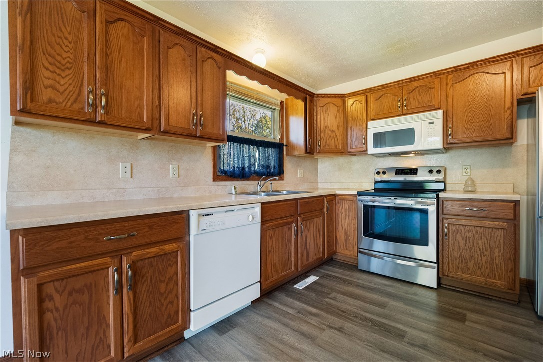 1301 Greenridge Drive NE Massillon OH 44646