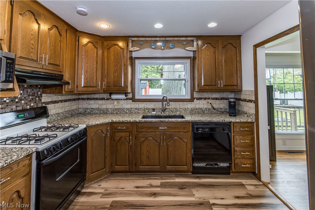 537 Eric Drive Tallmadge OH 44278