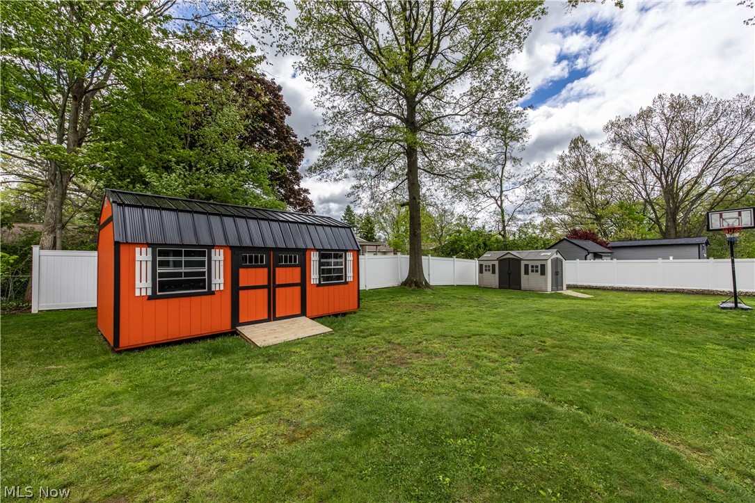 537 Eric Drive Tallmadge OH 44278