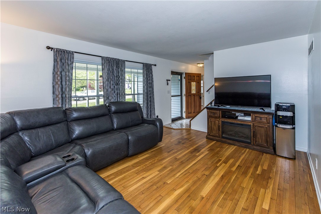 537 Eric Drive Tallmadge OH 44278