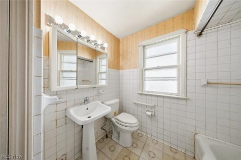 4284 W 204th Street Fairview Park OH 44126