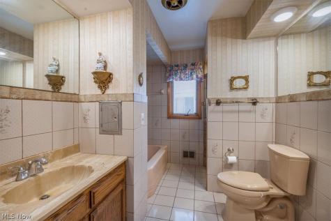 5855 W Ridgewood Drive Parma OH 44129