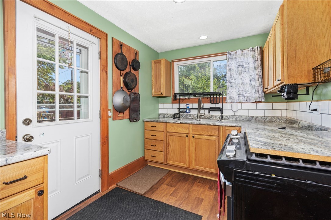 33 Pfeiffer Avenue Akron OH 44312