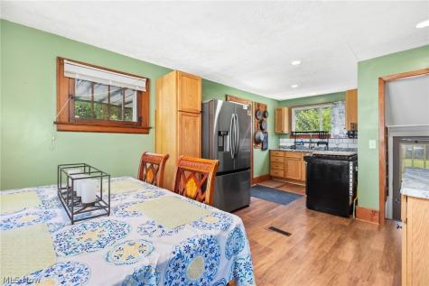 33 Pfeiffer Avenue Akron OH 44312