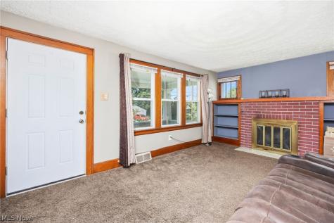 33 Pfeiffer Avenue Akron OH 44312