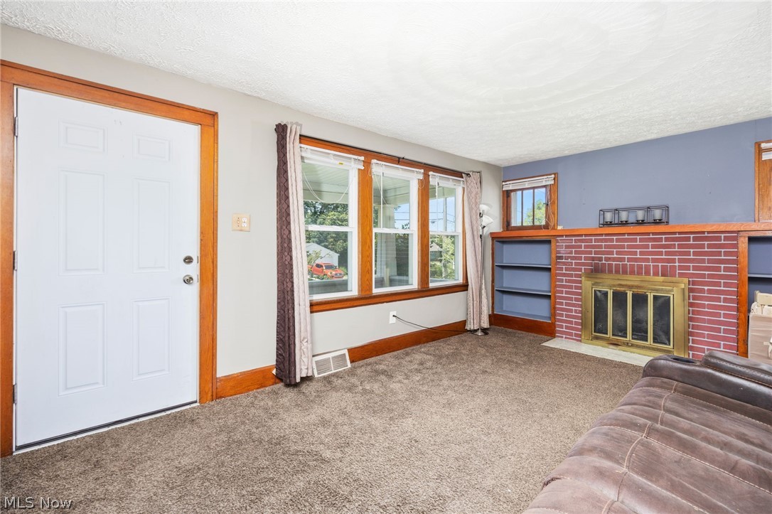 33 Pfeiffer Avenue Akron OH 44312