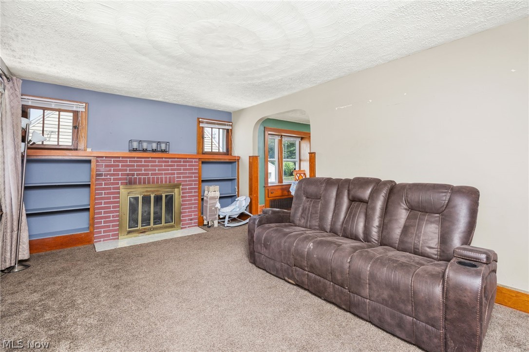 33 Pfeiffer Avenue Akron OH 44312