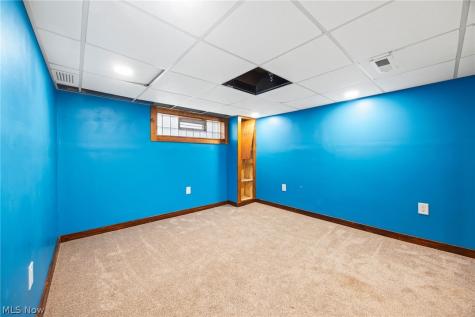 33 Pfeiffer Avenue Akron OH 44312