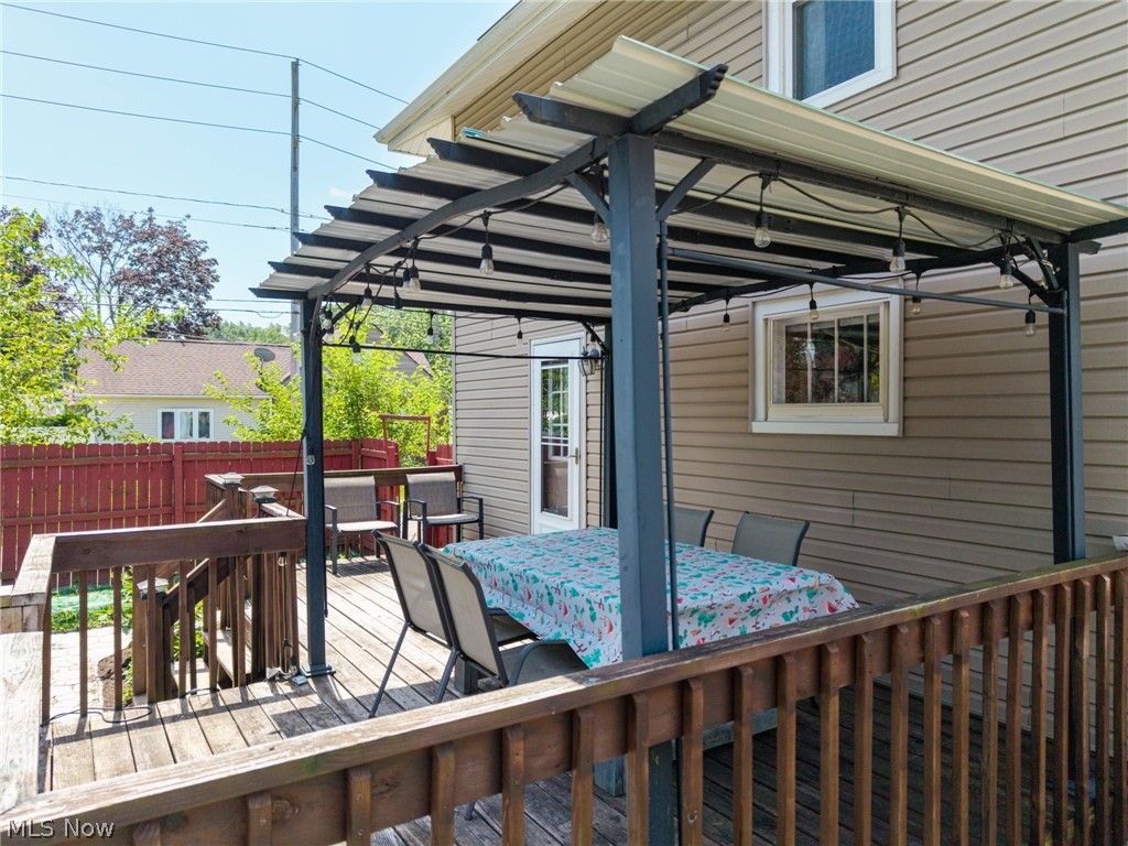 33 Pfeiffer Avenue Akron OH 44312