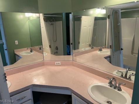 23155 Wainwright Terrace Olmsted Falls OH 44138