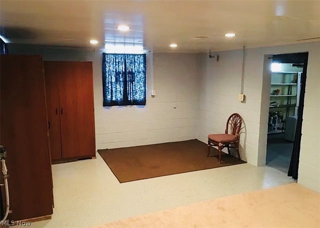 2176 10th Street SW Akron OH 44314
