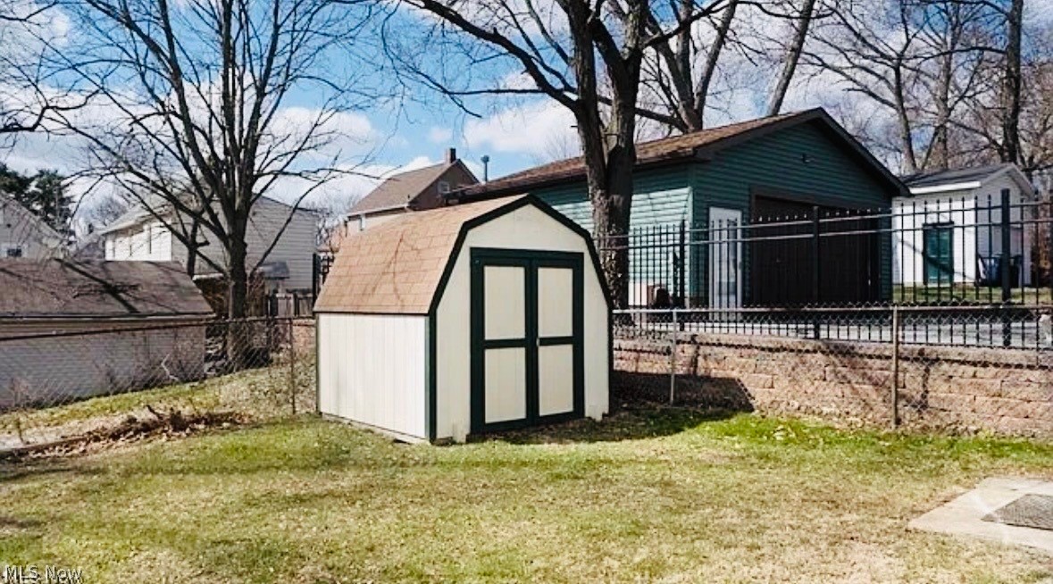 2176 10th Street SW Akron OH 44314