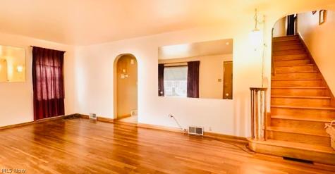 2176 10th Street SW Akron OH 44314