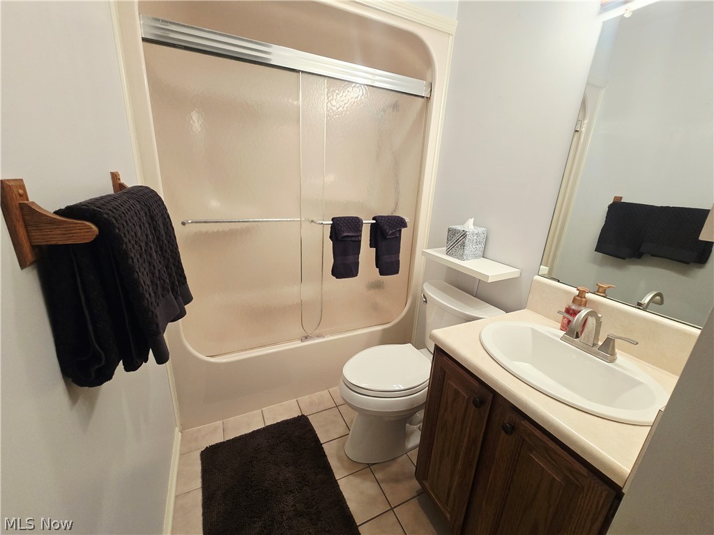 15 Acorn Lane Coshocton OH 43812