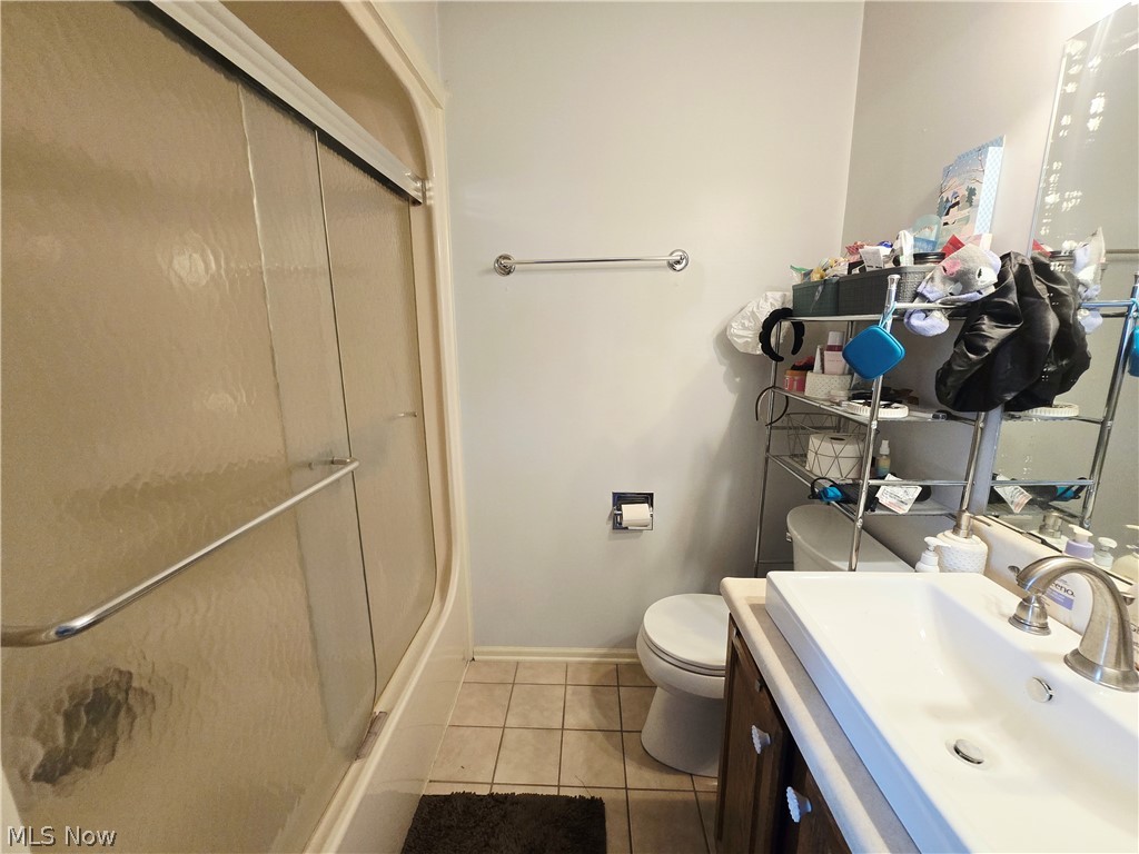 15 Acorn Lane Coshocton OH 43812