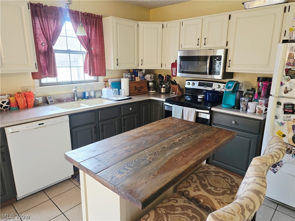 15 Acorn Lane Coshocton OH 43812
