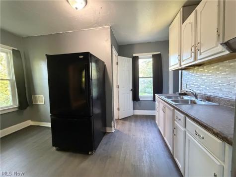 3323 Dallas Avenue Lorain OH 44055