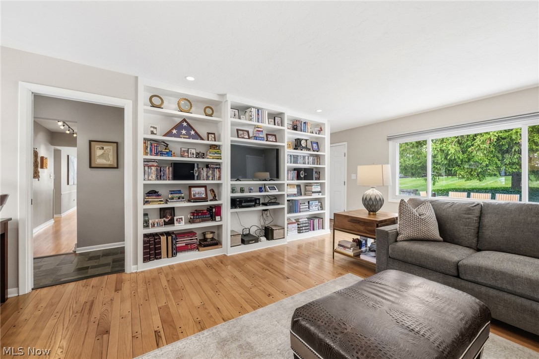 6848 Rosemont Drive Brecksville OH 44141