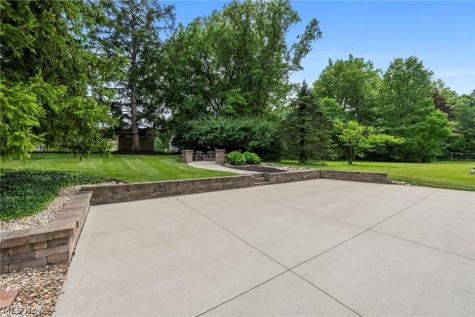 6848 Rosemont Drive Brecksville OH 44141