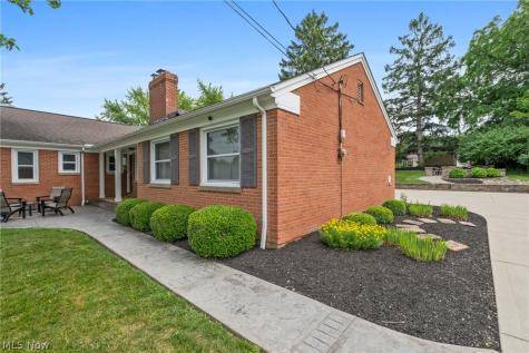 6848 Rosemont Drive Brecksville OH 44141