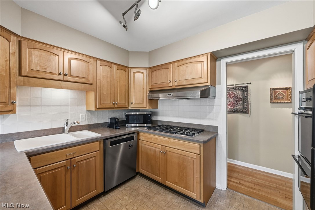 6848 Rosemont Drive Brecksville OH 44141