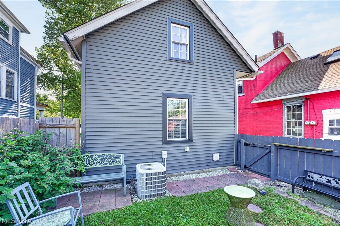2078 W 41st Street Cleveland OH 44113