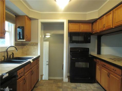 6224 Engle Road Brook Park OH 44142