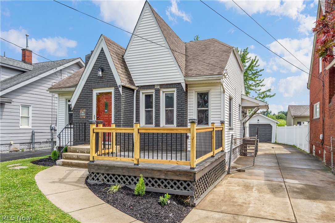 27 Erskine Avenue Youngstown OH 44512