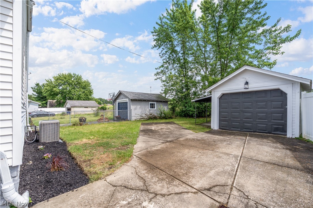 27 Erskine Avenue Youngstown OH 44512
