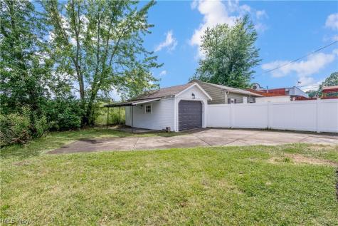 27 Erskine Avenue Youngstown OH 44512