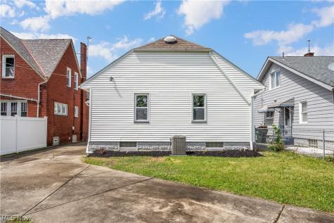 27 Erskine Avenue Youngstown OH 44512