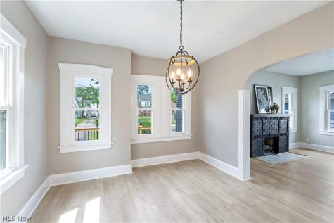 27 Erskine Avenue Youngstown OH 44512