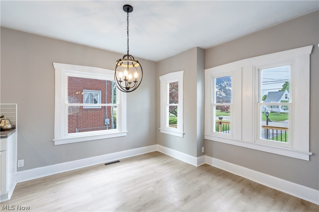 27 Erskine Avenue Youngstown OH 44512