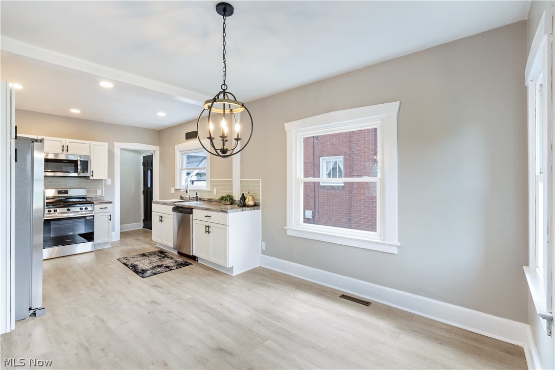27 Erskine Avenue Youngstown OH 44512
