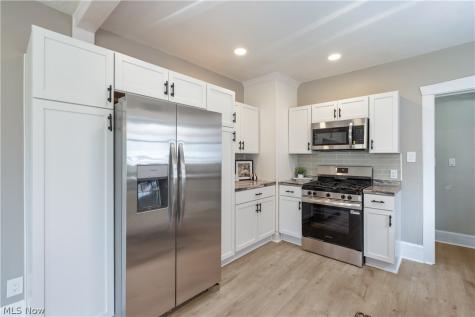 27 Erskine Avenue Youngstown OH 44512