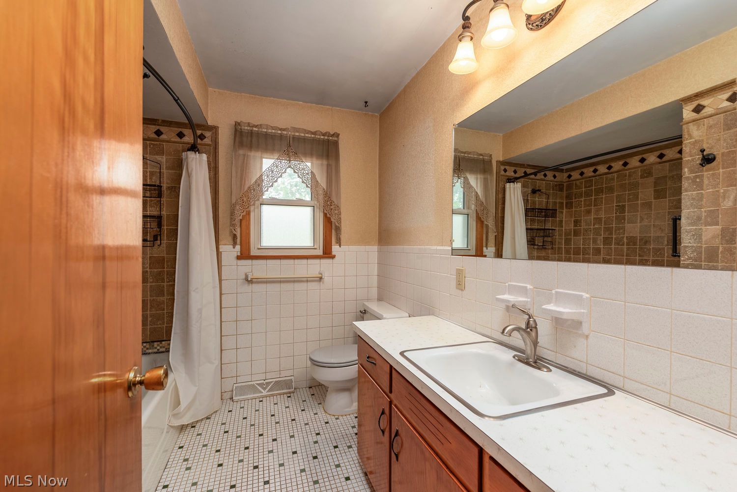 447 Stafford Drive Elyria OH 44035
