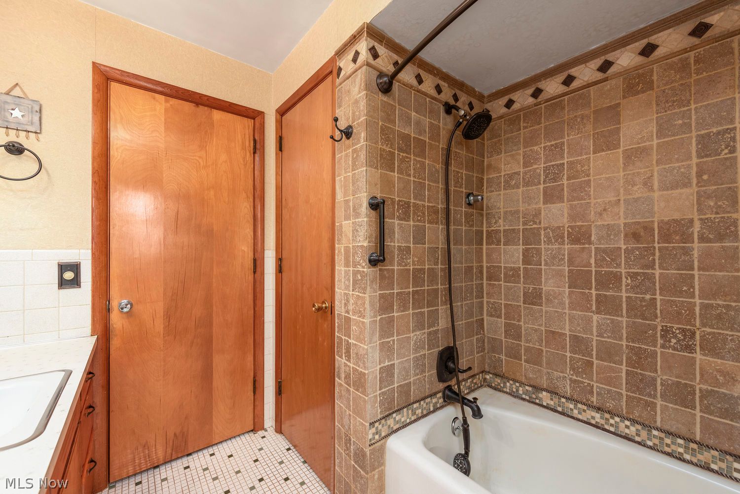 447 Stafford Drive Elyria OH 44035