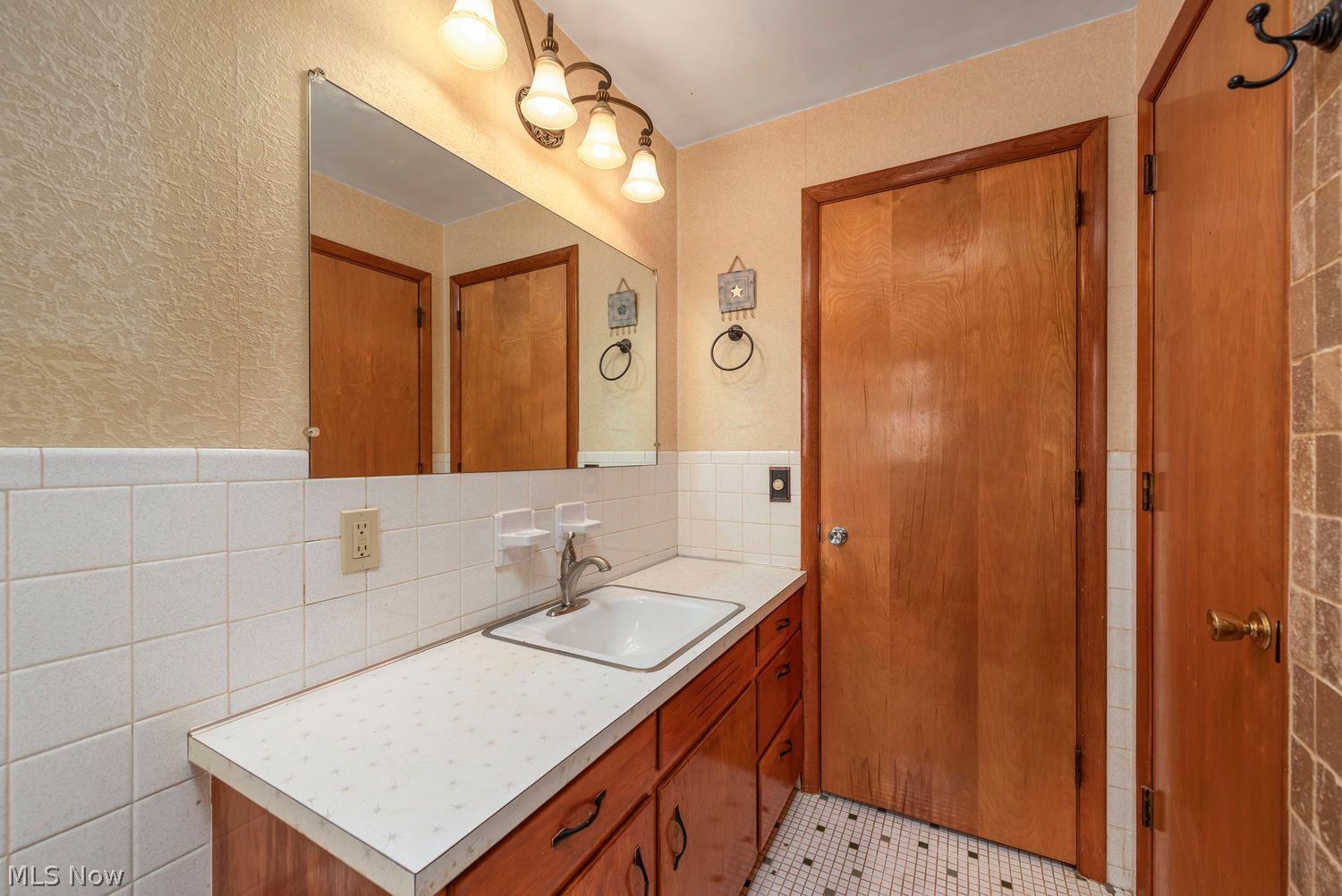 447 Stafford Drive Elyria OH 44035