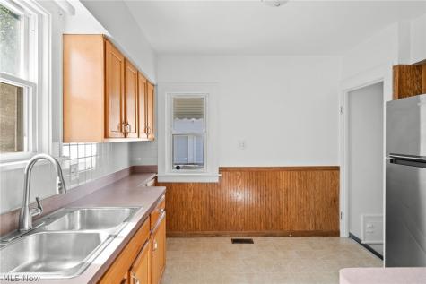 5601 Archmere Avenue Cleveland OH 44144