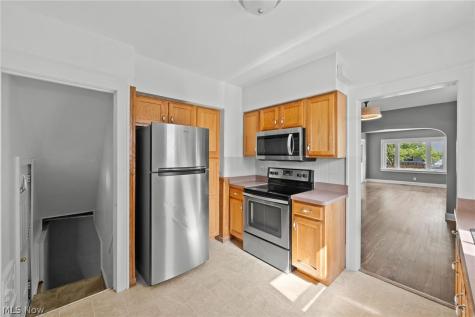 5601 Archmere Avenue Cleveland OH 44144