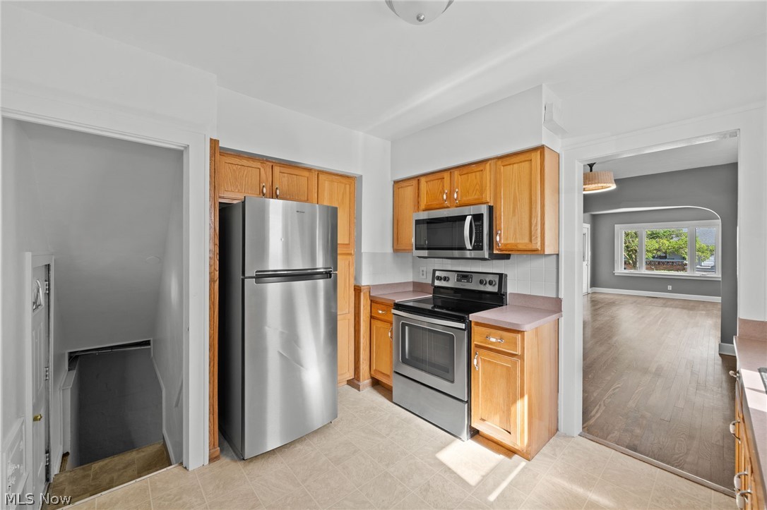 5601 Archmere Avenue Cleveland OH 44144