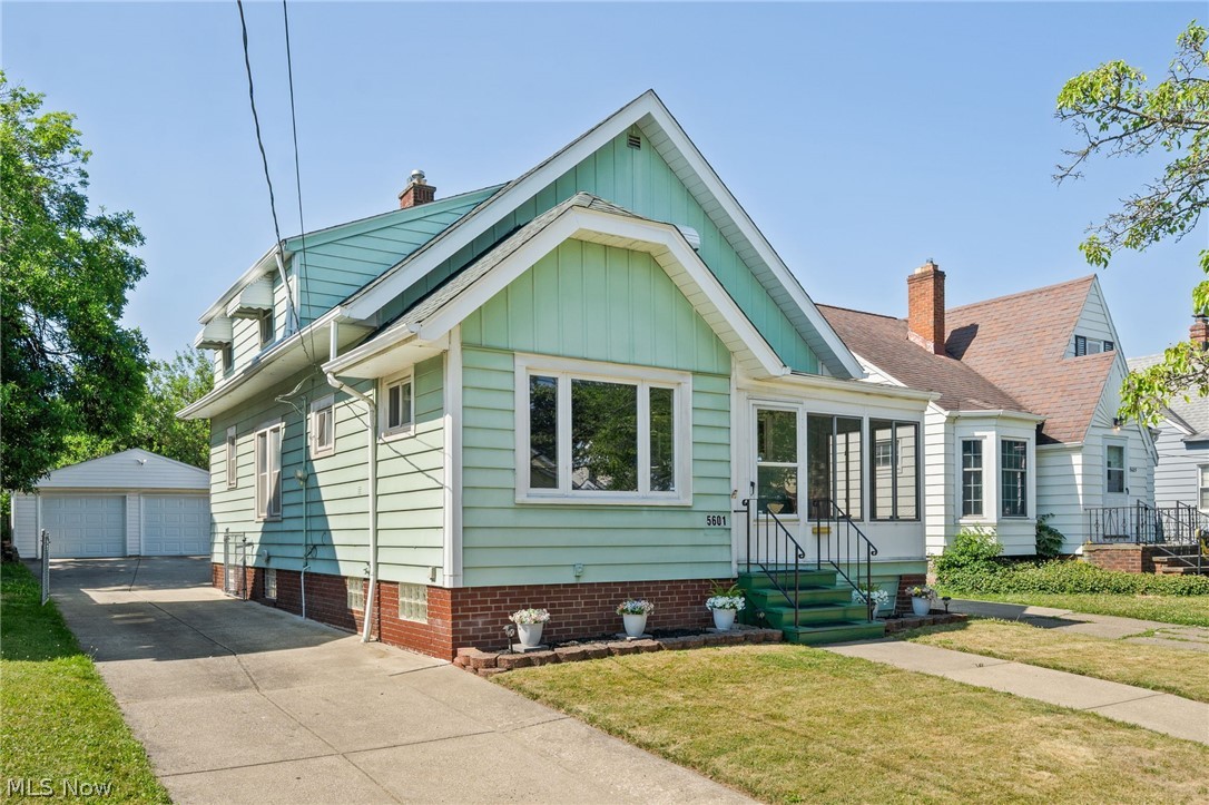 5601 Archmere Avenue Cleveland OH 44144