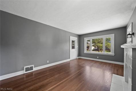 5601 Archmere Avenue Cleveland OH 44144