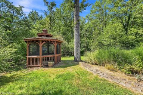 8420 Columbia Road Olmsted Falls OH 44138
