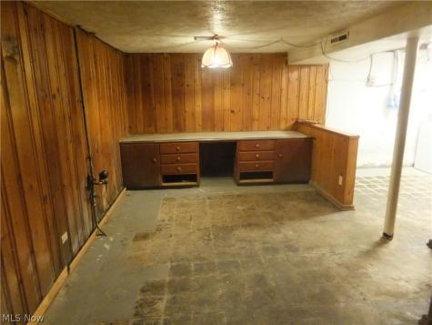 12929 W Pleasant Valley Road Parma OH 44129