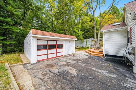 4541 Emerson Road South Euclid OH 44121