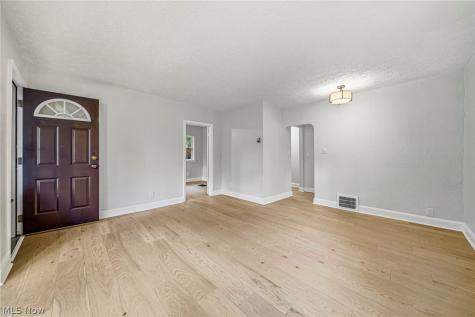 4541 Emerson Road South Euclid OH 44121